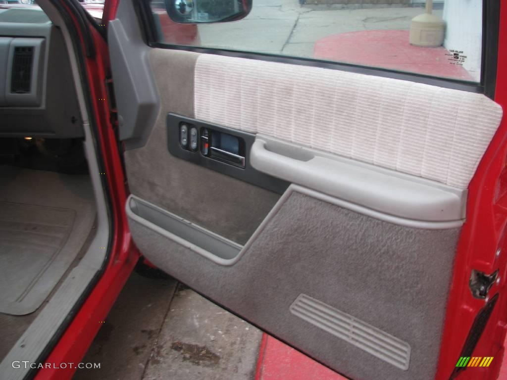1994 Sierra 1500 SLE Extended Cab 4x4 - Fire Red / Gray photo #9