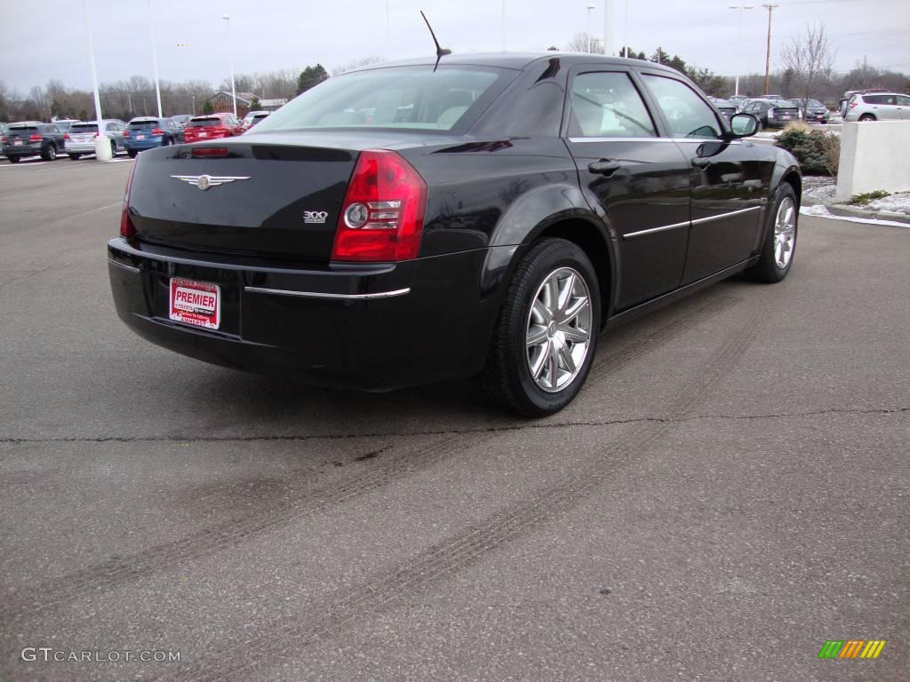 2008 300 Touring - Brilliant Black Crystal Pearl / Dark Slate Gray photo #5