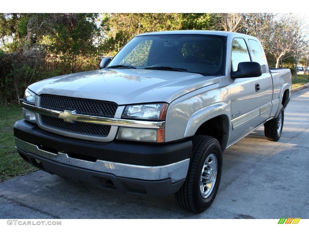 2004 Silverado 2500HD LS Extended Cab 4x4 - Silver Birch / Medium Gray photo #1