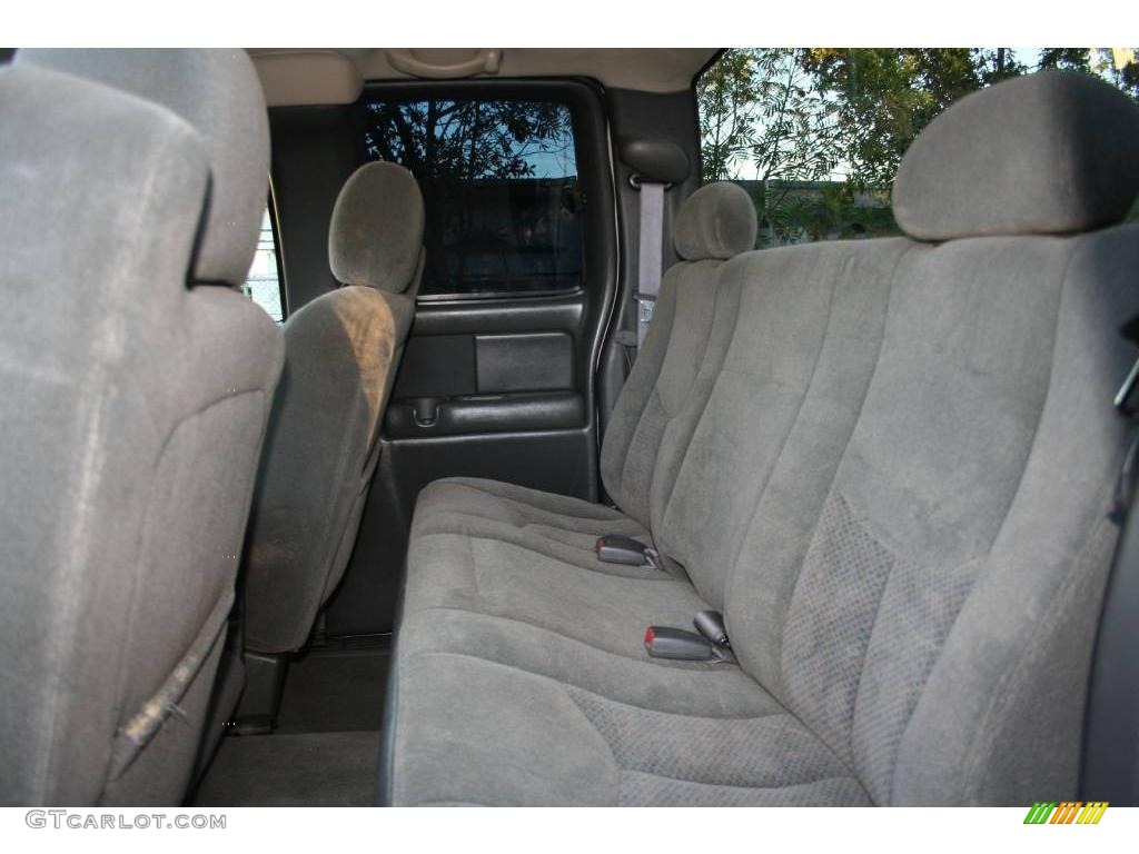 2004 Silverado 2500HD LS Extended Cab 4x4 - Silver Birch / Medium Gray photo #51