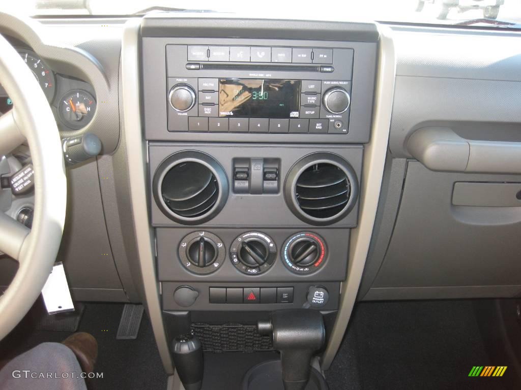 2009 Wrangler X 4x4 - Flame Red / Dark Khaki/Medium Khaki photo #10