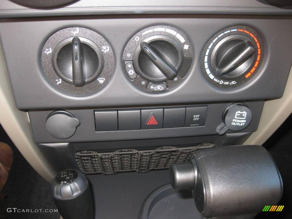 2009 Wrangler X 4x4 - Flame Red / Dark Khaki/Medium Khaki photo #12