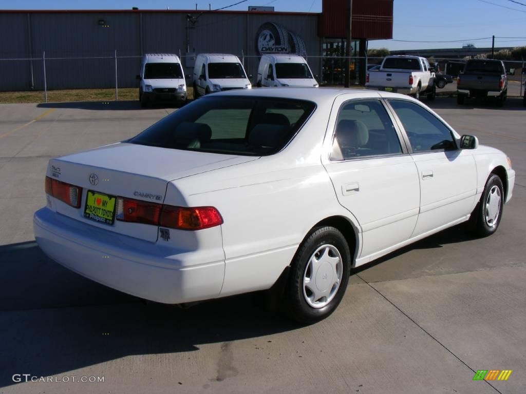 2000 Camry CE - Super White / Sage photo #3