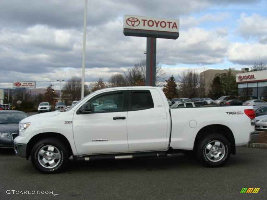 2007 Tundra SR5 TRD Double Cab 4x4 - Super White / Graphite Gray photo #3