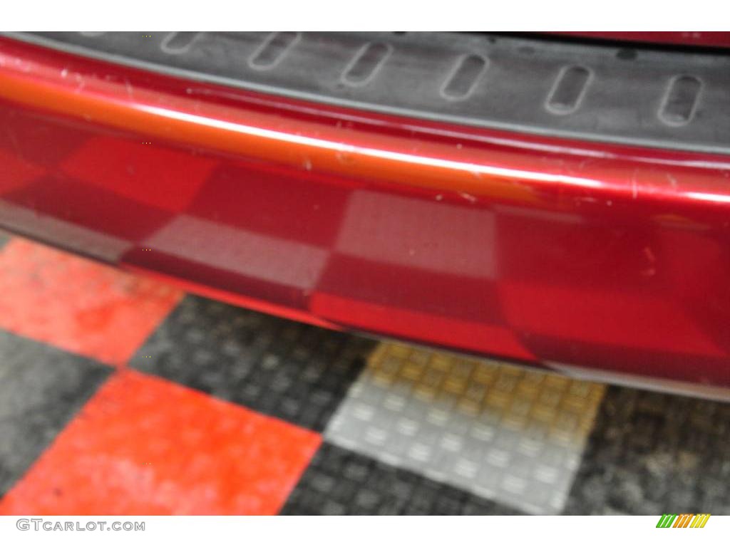 2004 Endeavor LS AWD - Ultra Red Pearl / Charcoal Gray photo #19