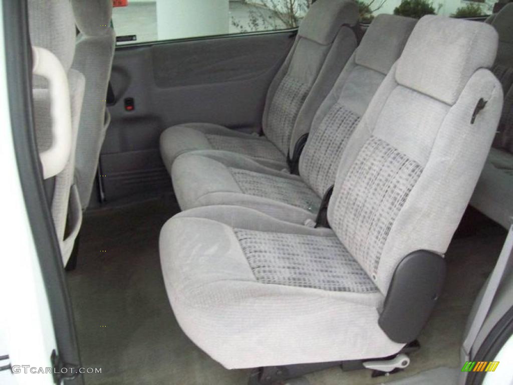2001 Venture LS - Bright White / Medium Gray photo #9