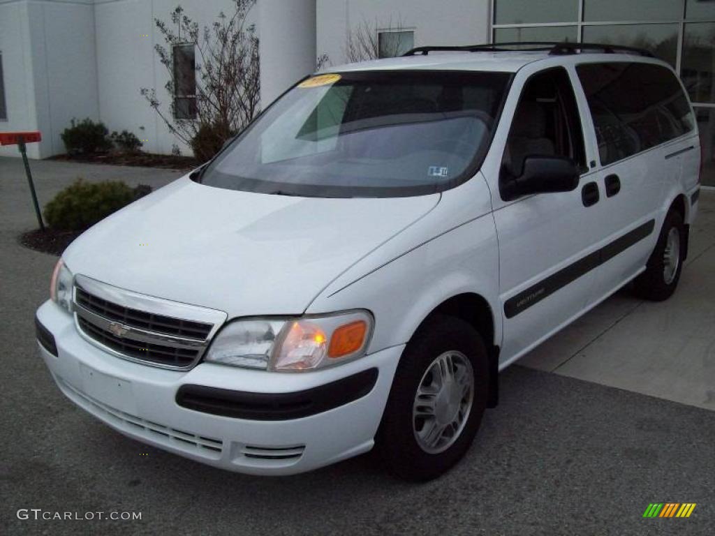 2001 Venture LS - Bright White / Medium Gray photo #10