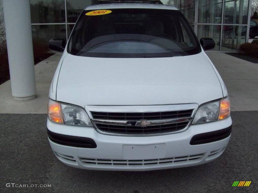 2001 Venture LS - Bright White / Medium Gray photo #17