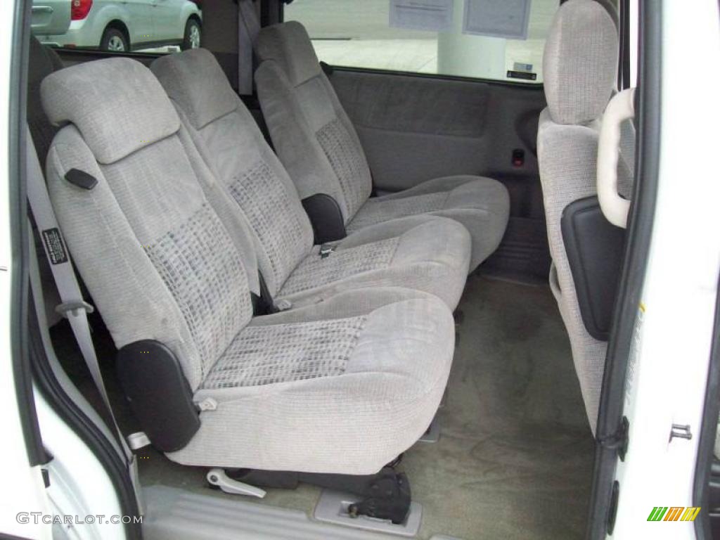 2001 Venture LS - Bright White / Medium Gray photo #25