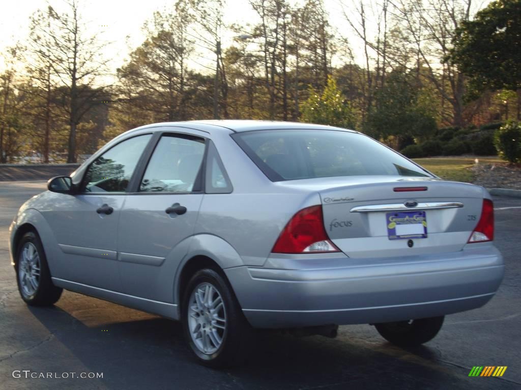 2000 Focus ZTS Sedan - CD Silver Metallic / Medium Graphite photo #3