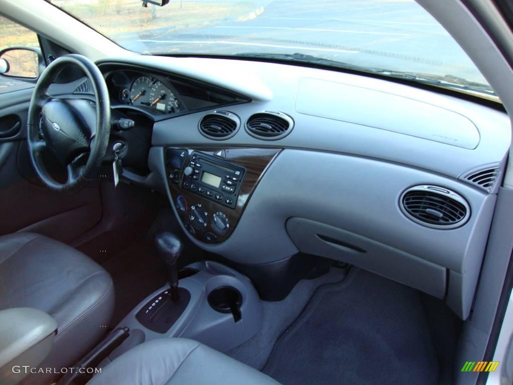 2000 Focus ZTS Sedan - CD Silver Metallic / Medium Graphite photo #9
