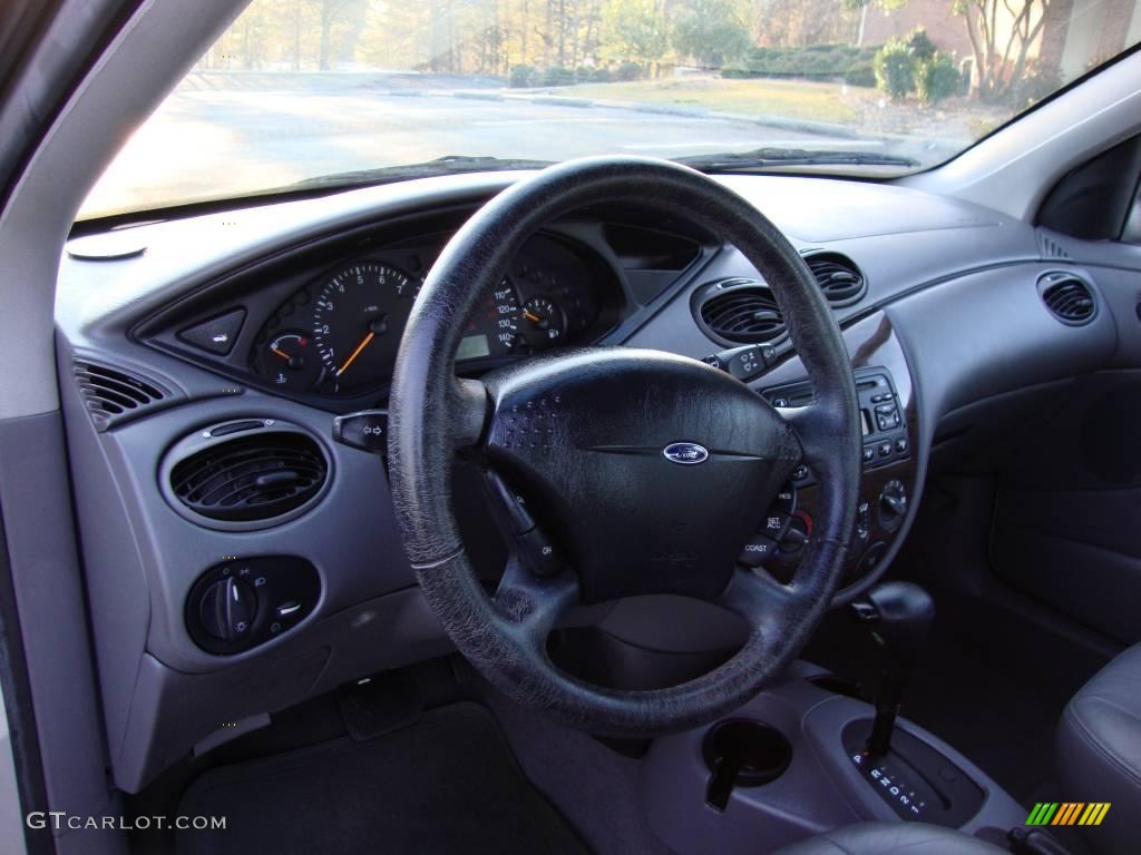 2000 Focus ZTS Sedan - CD Silver Metallic / Medium Graphite photo #10