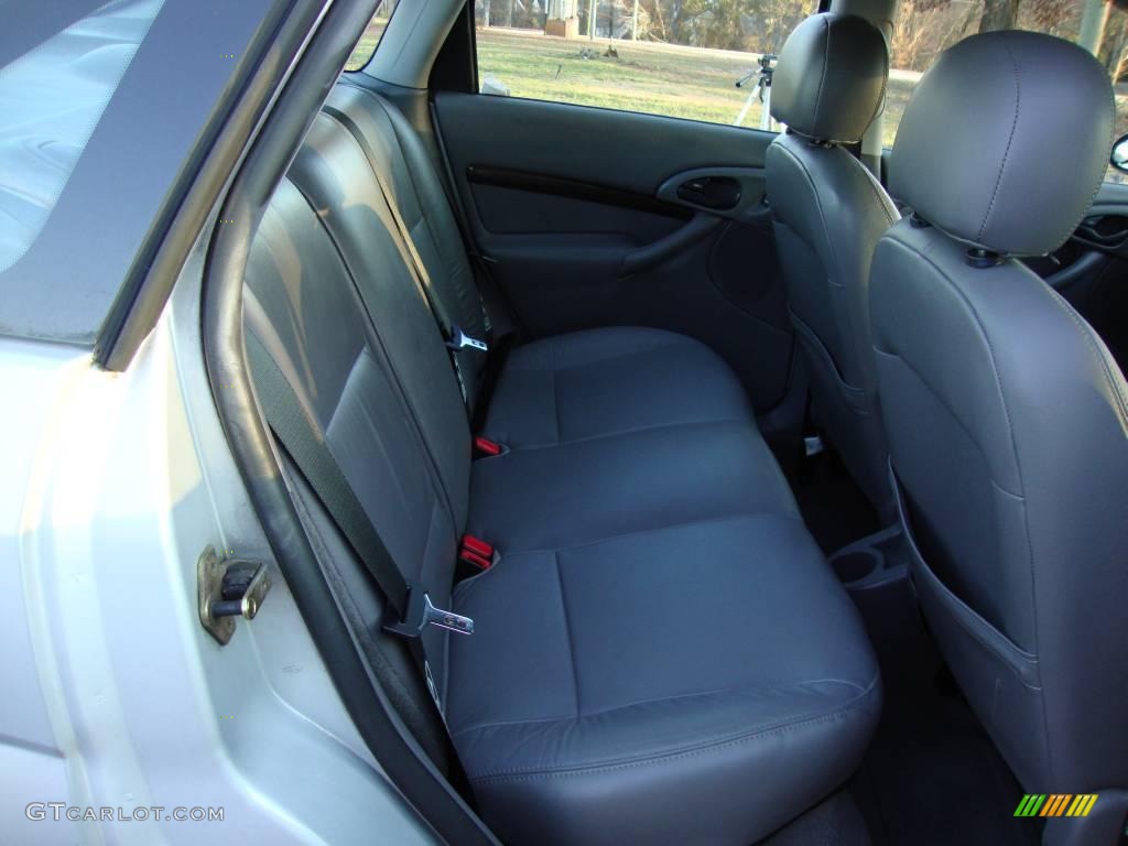 2000 Focus ZTS Sedan - CD Silver Metallic / Medium Graphite photo #15