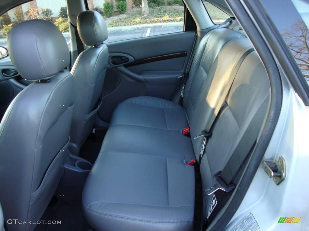 2000 Focus ZTS Sedan - CD Silver Metallic / Medium Graphite photo #16