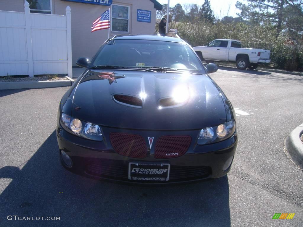 2004 GTO Coupe - Phantom Black Metallic / Red photo #1