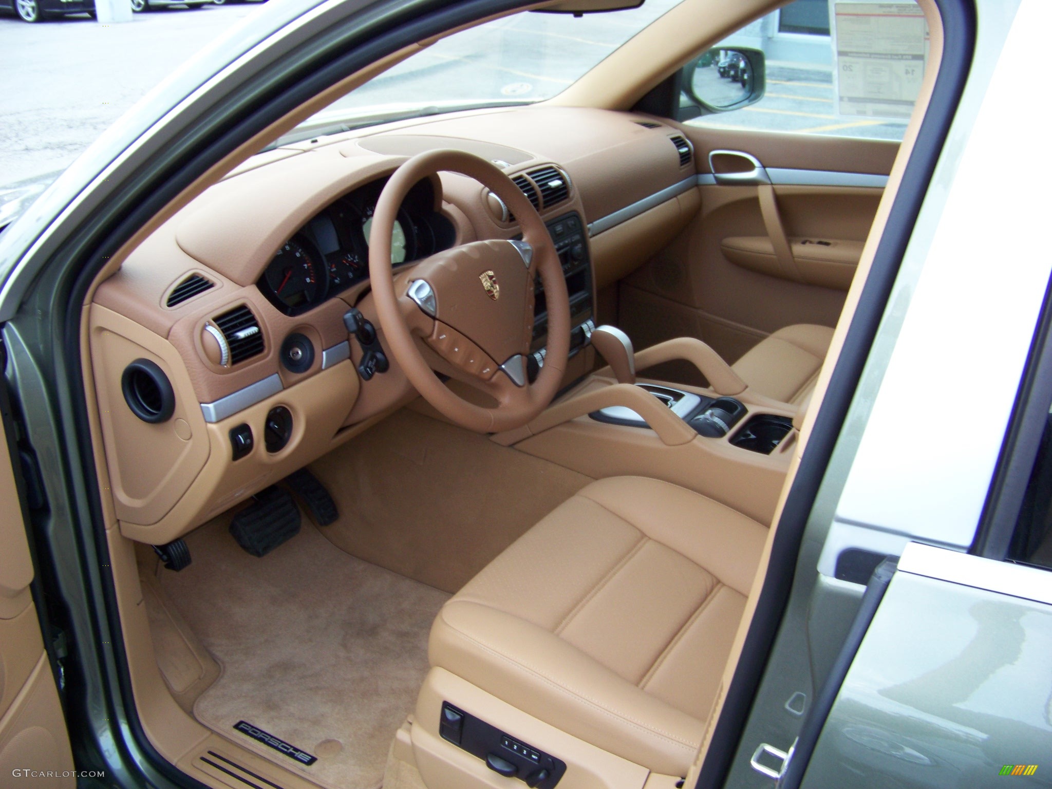 2008 Cayenne Tiptronic - Olive Green Metallic / Havanna/Sand Beige photo #9