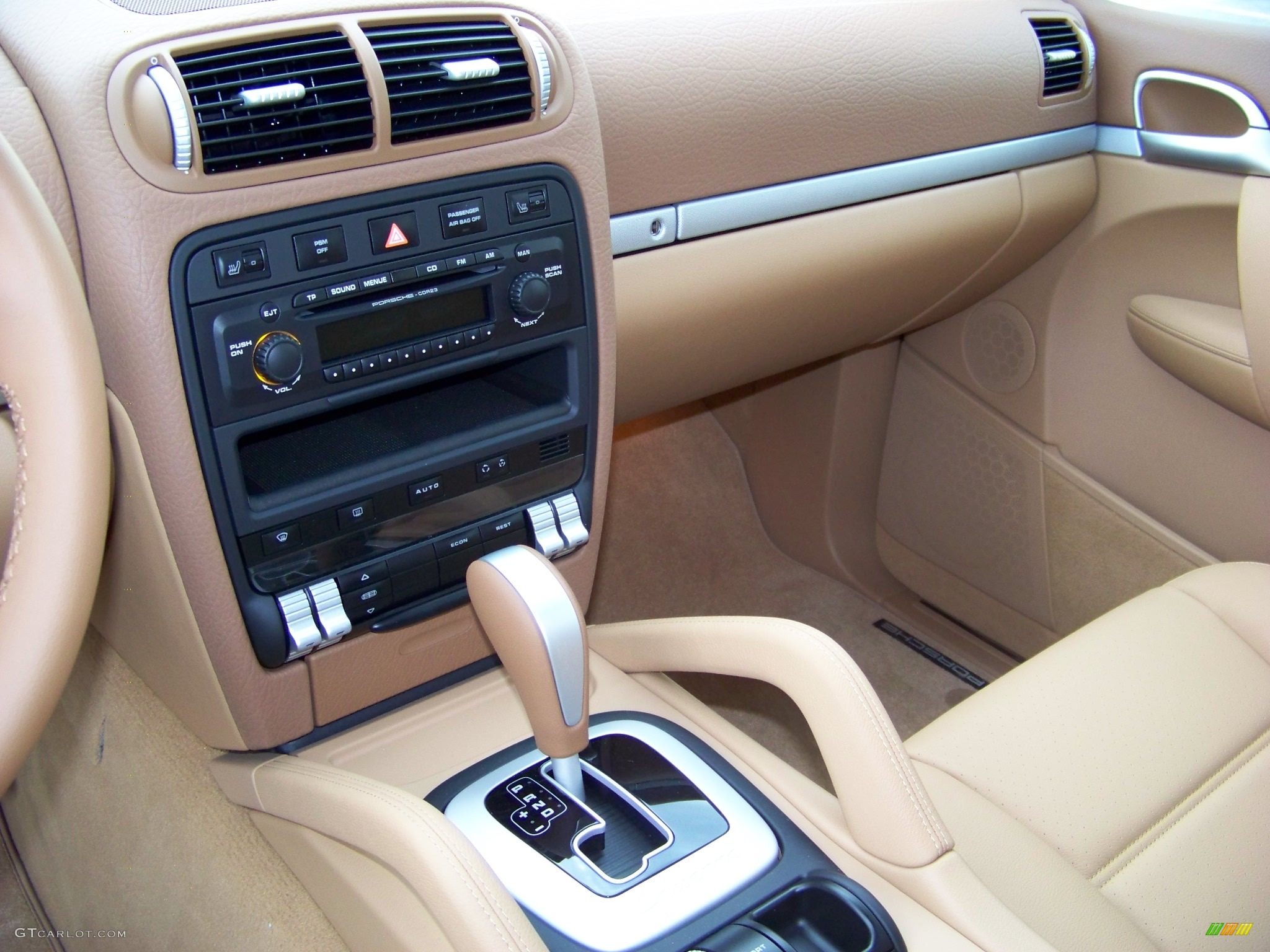 2008 Cayenne Tiptronic - Olive Green Metallic / Havanna/Sand Beige photo #14