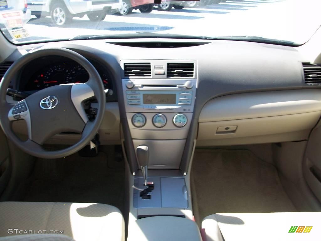 2008 Camry LE - Super White / Bisque photo #14