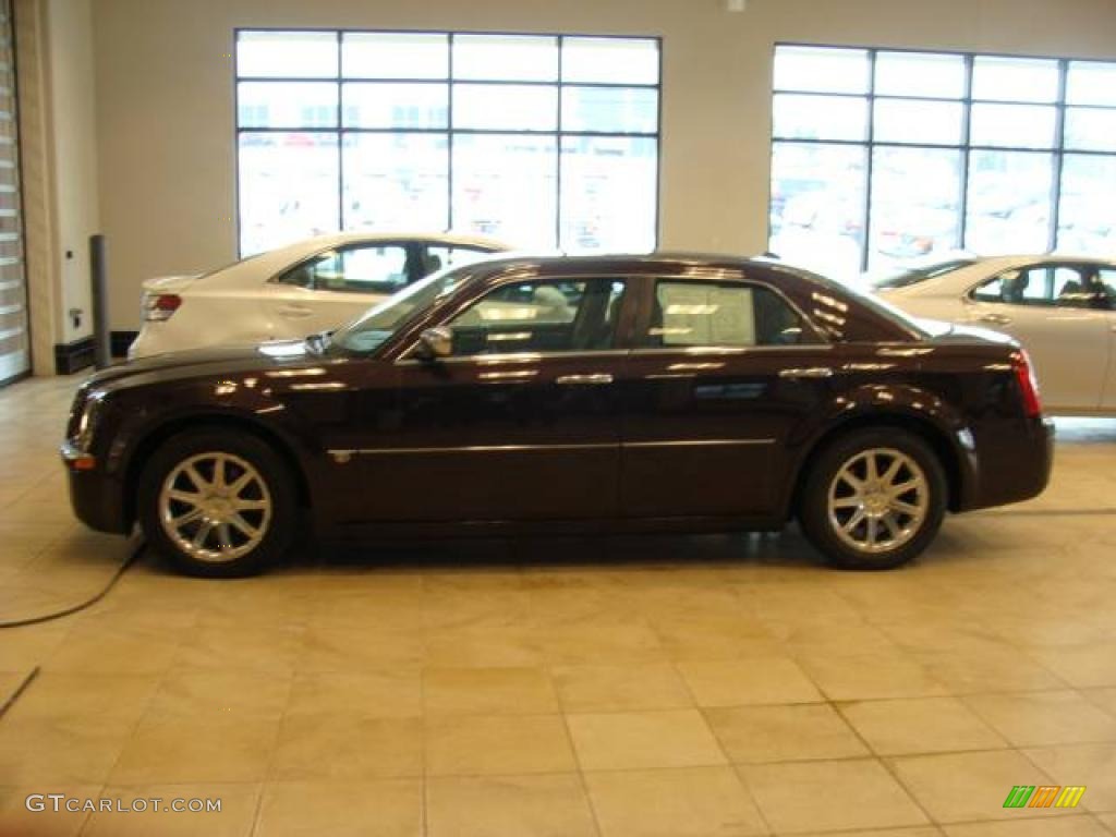 2005 300 C HEMI - Deep Lava Red Pearl / Dark Slate Gray/Light Graystone photo #1