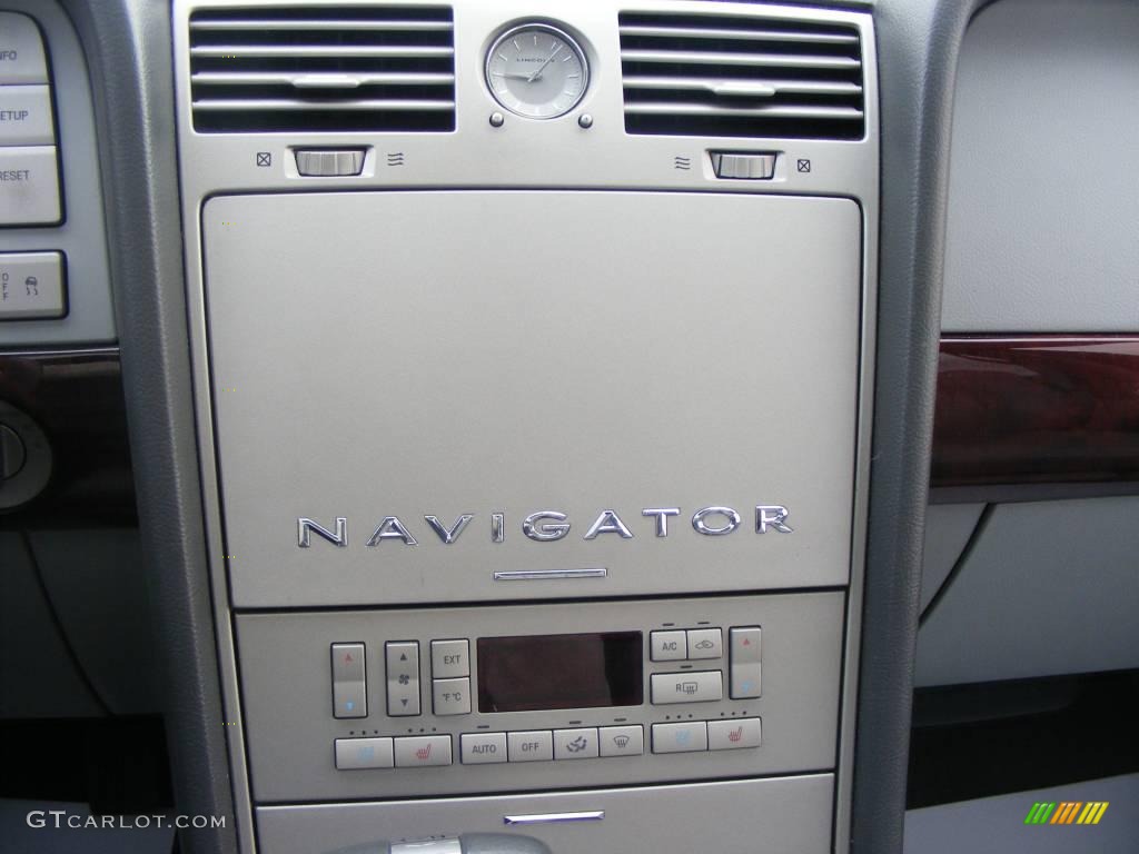 2006 Navigator Ultimate 4x4 - Black / Dove Grey photo #17