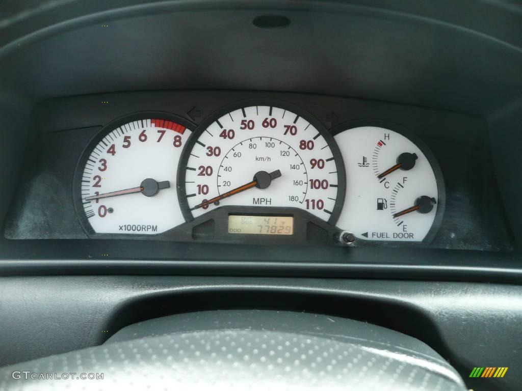 2003 Corolla S - Super White / Black photo #24
