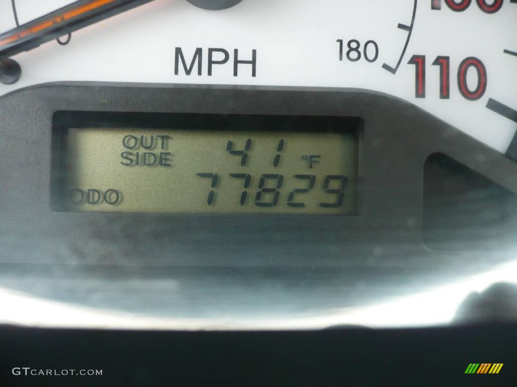 2003 Corolla S - Super White / Black photo #25