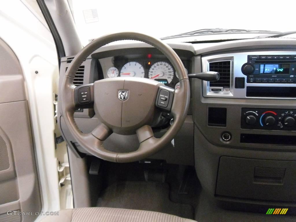 2007 Ram 1500 SLT Quad Cab - Light Khaki Metallic / Khaki Beige photo #25