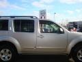 Silver Lightning Metallic - Pathfinder S 4x4 Photo No. 17