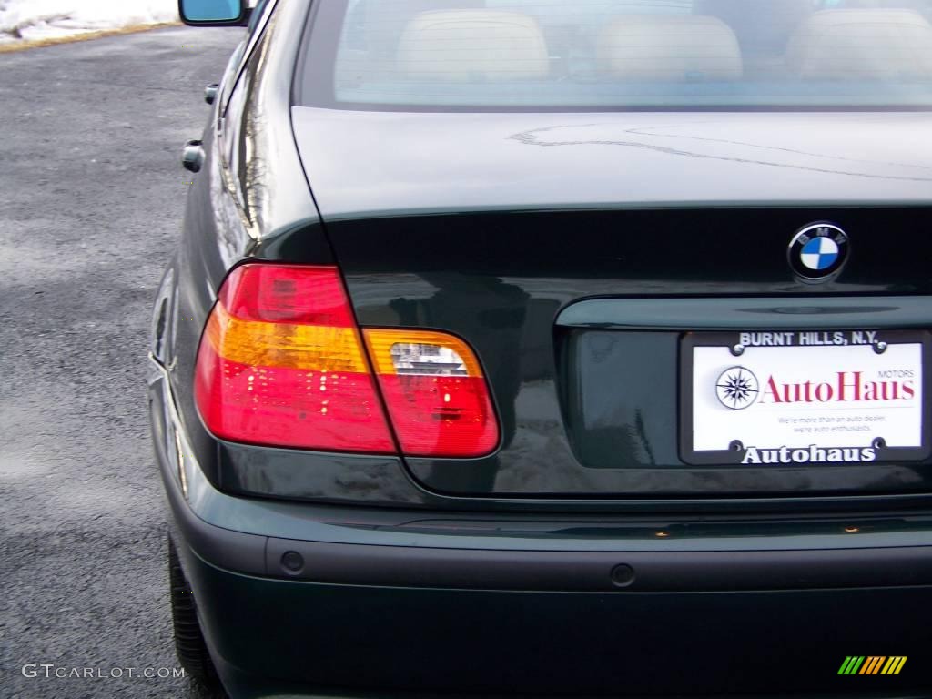 2004 3 Series 330xi Sedan - Oxford Green Metallic / Sand photo #12