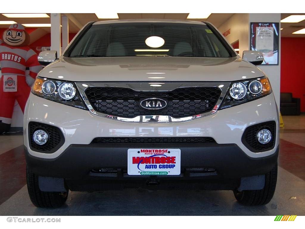 2011 Sorento EX V6 - White Sand Beige / Beige photo #12