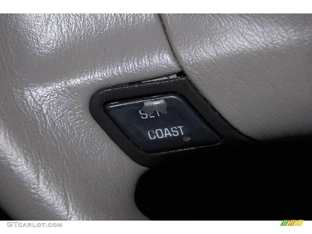 2005 Impala  - Medium Gray Metallic / Medium Gray photo #35