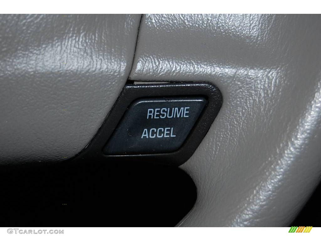 2005 Impala  - Medium Gray Metallic / Medium Gray photo #36
