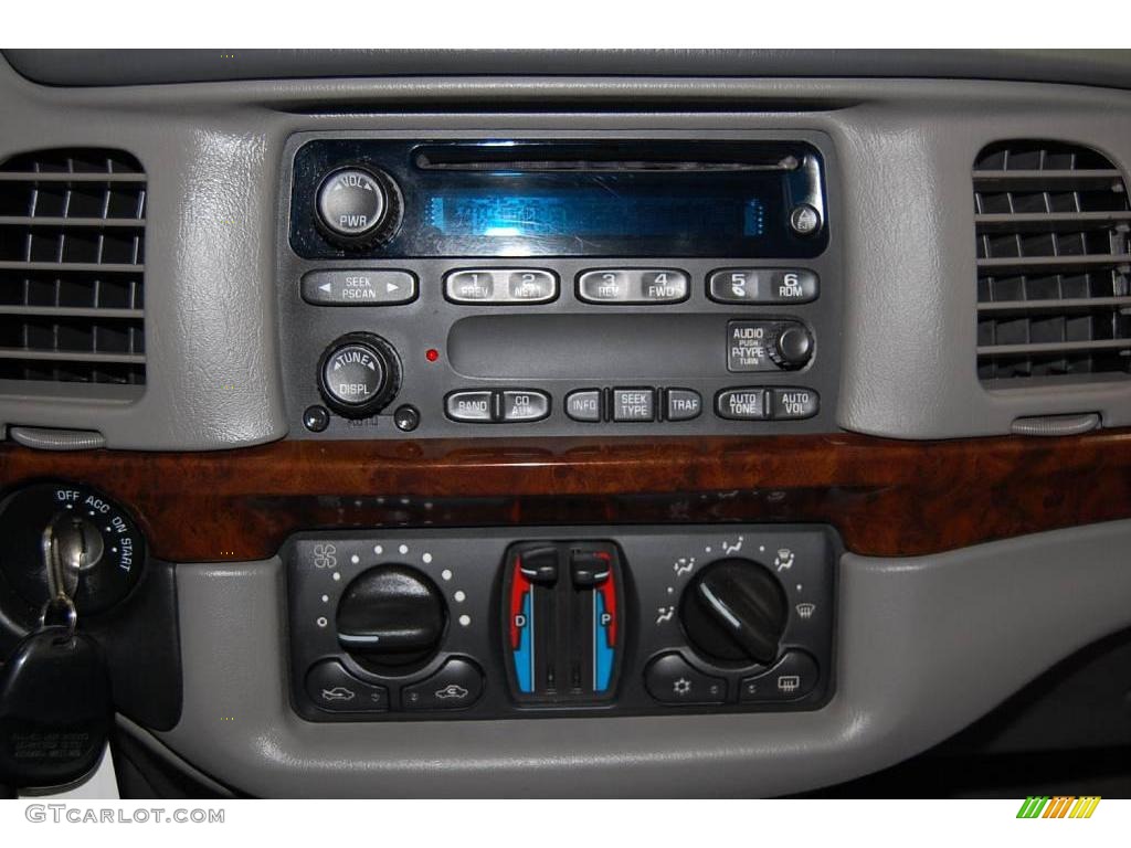 2005 Impala  - Medium Gray Metallic / Medium Gray photo #38