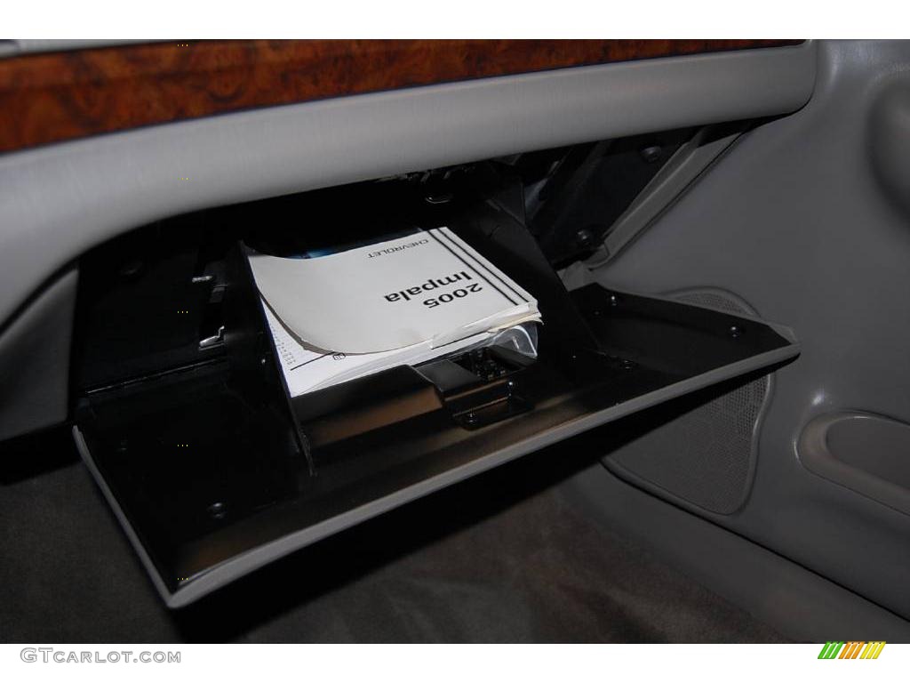 2005 Impala  - Medium Gray Metallic / Medium Gray photo #43