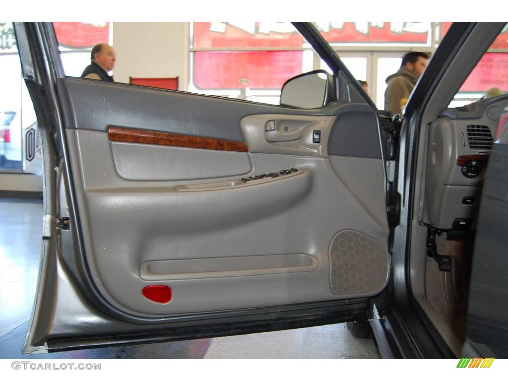 2005 Impala  - Medium Gray Metallic / Medium Gray photo #44