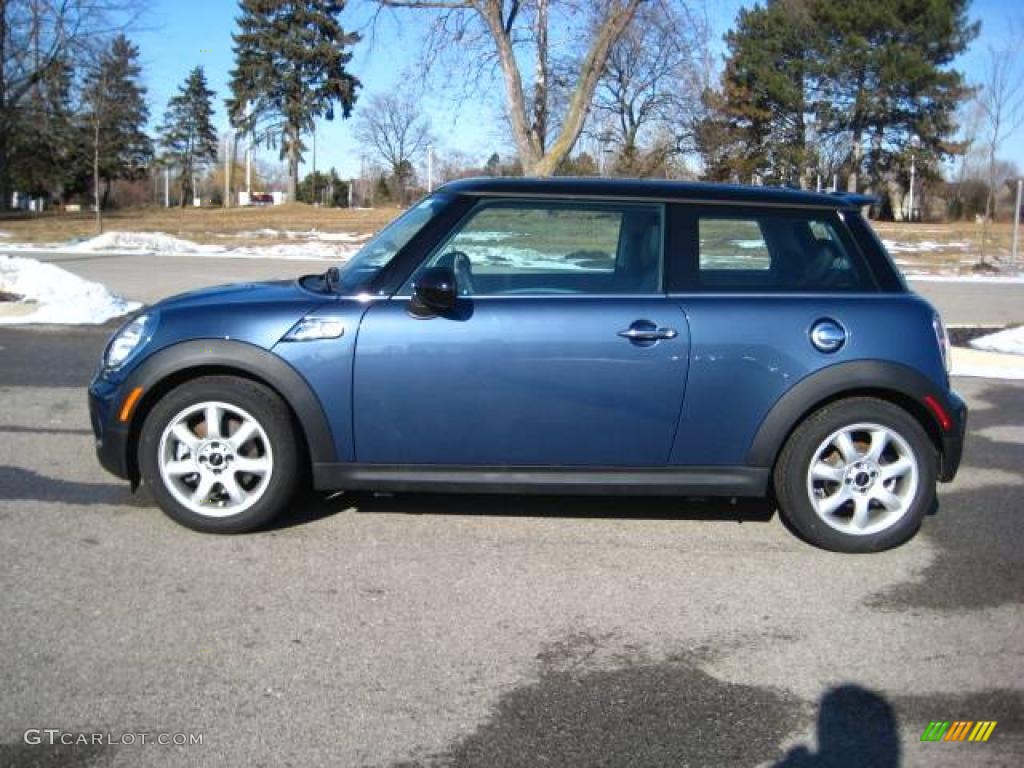 2010 Cooper S Hardtop - Horizon Blue Metallic / Punch Carbon Black Leather photo #2