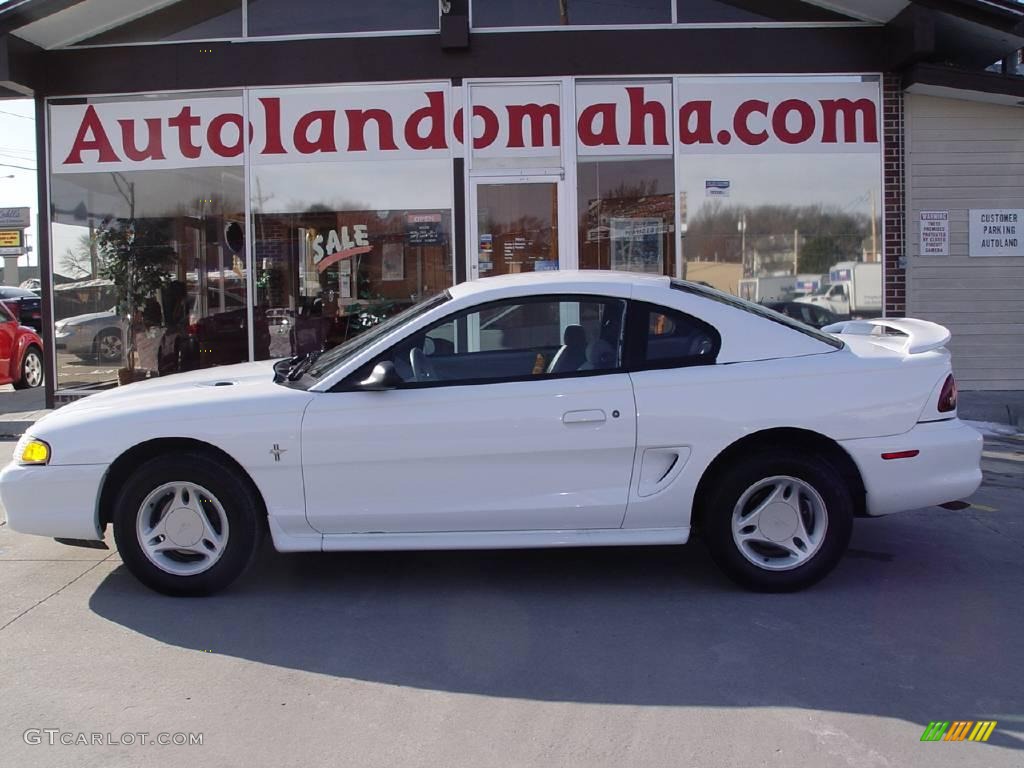 1997 Mustang V6 Coupe - Crystal White / Medium Graphite photo #1