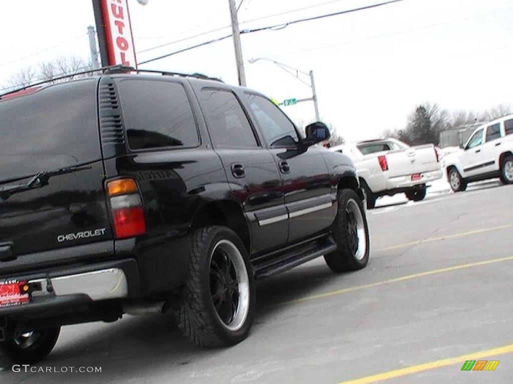 2004 Tahoe LT 4x4 - Black / Tan/Neutral photo #14