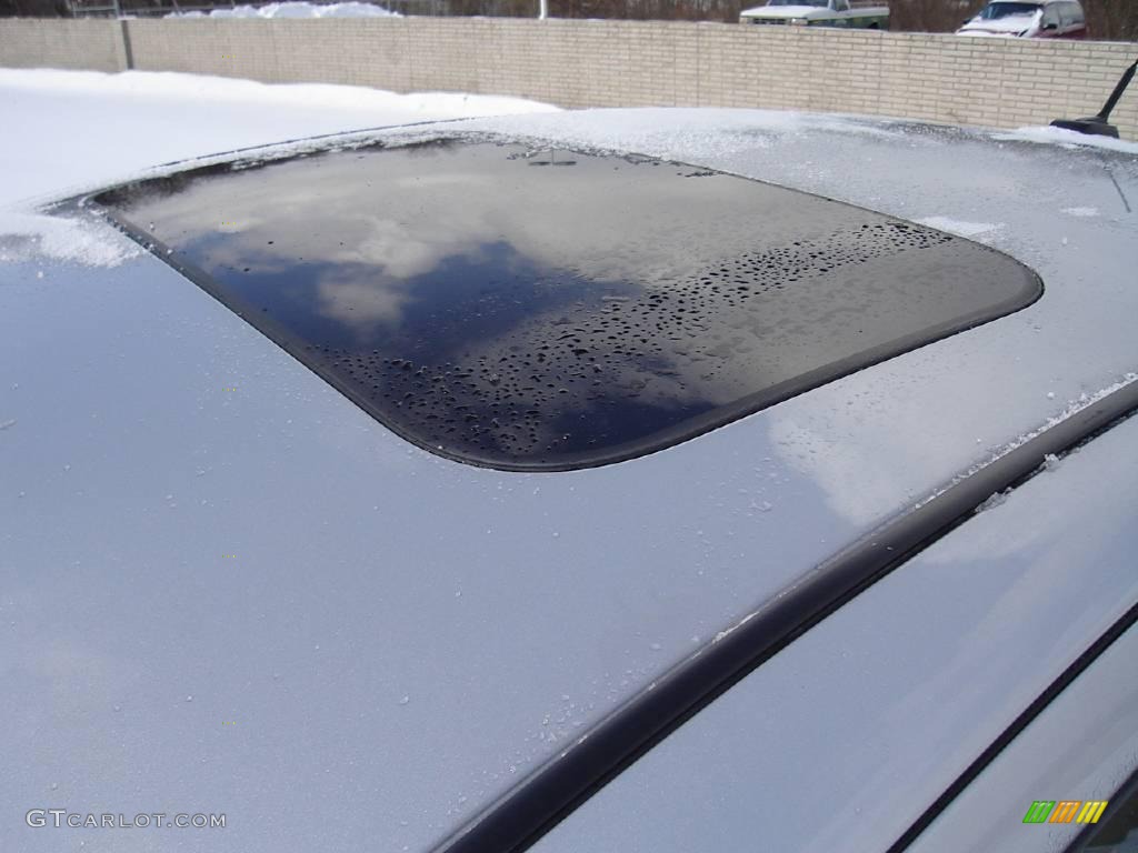 2008 Focus SE Sedan - Silver Frost Metallic / Medium Stone photo #12