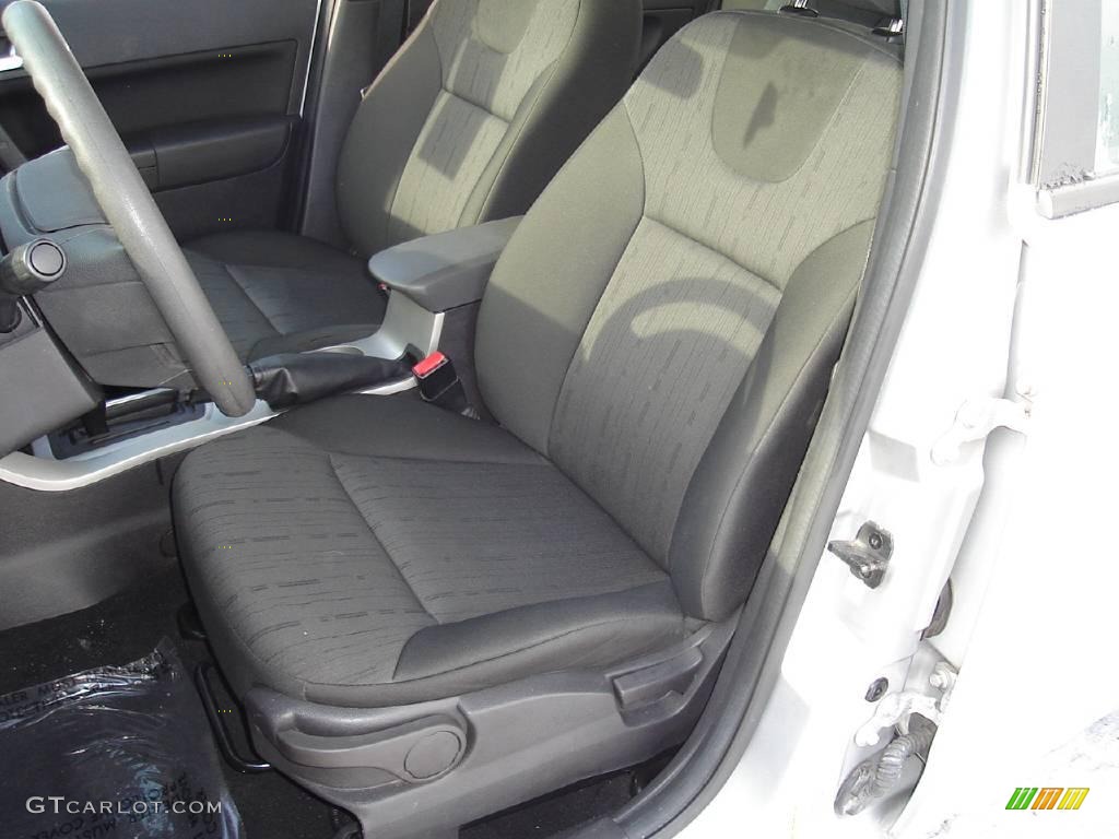 2008 Focus SE Sedan - Silver Frost Metallic / Medium Stone photo #13