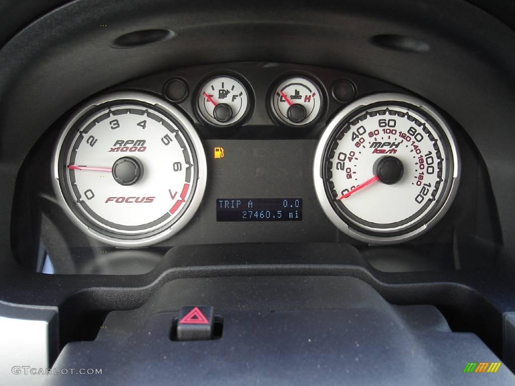 2008 Focus SE Sedan - Silver Frost Metallic / Medium Stone photo #26