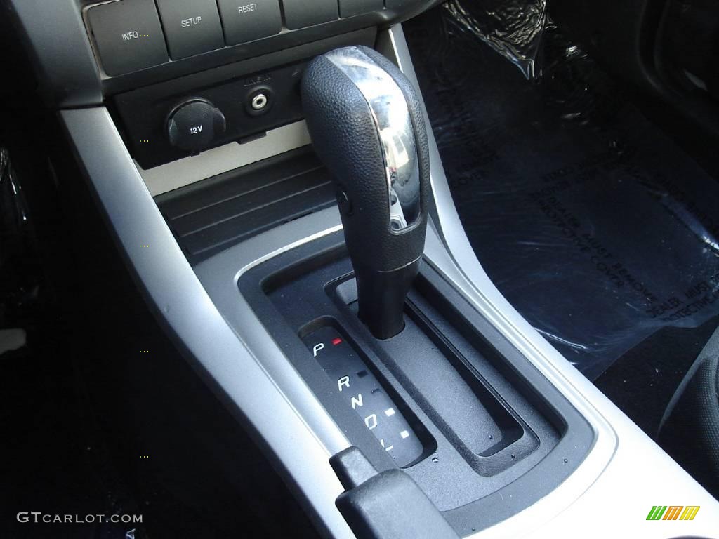 2008 Focus SE Sedan - Silver Frost Metallic / Medium Stone photo #30