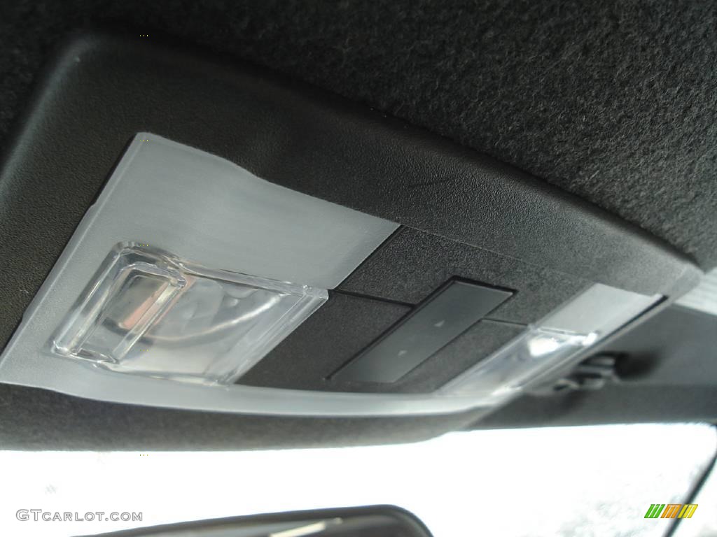 2008 Focus SE Sedan - Silver Frost Metallic / Medium Stone photo #32