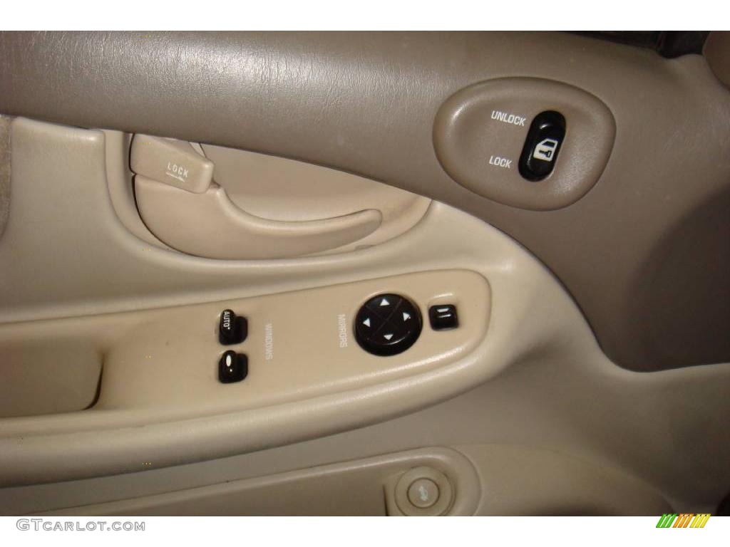 1999 Alero GL Coupe - Gold Metallic / Neutral photo #21