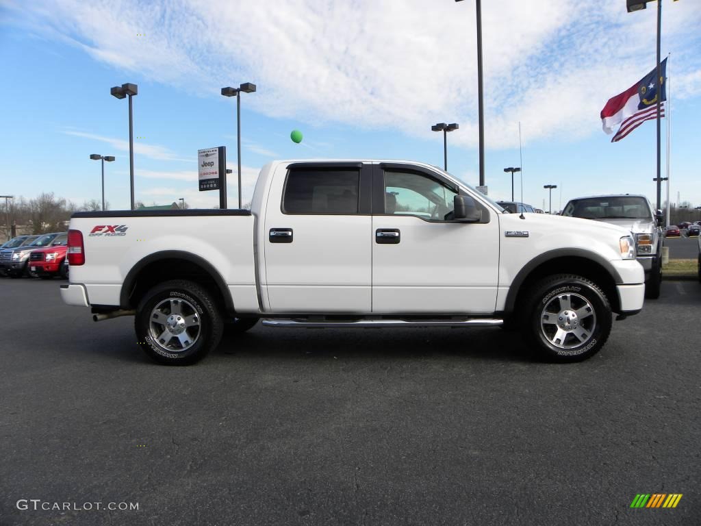 2006 F150 FX4 SuperCrew 4x4 - Oxford White / Medium/Dark Flint photo #2