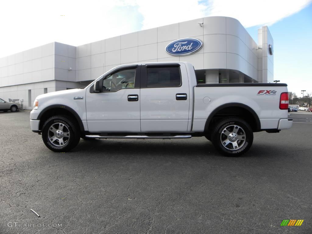 2006 F150 FX4 SuperCrew 4x4 - Oxford White / Medium/Dark Flint photo #5