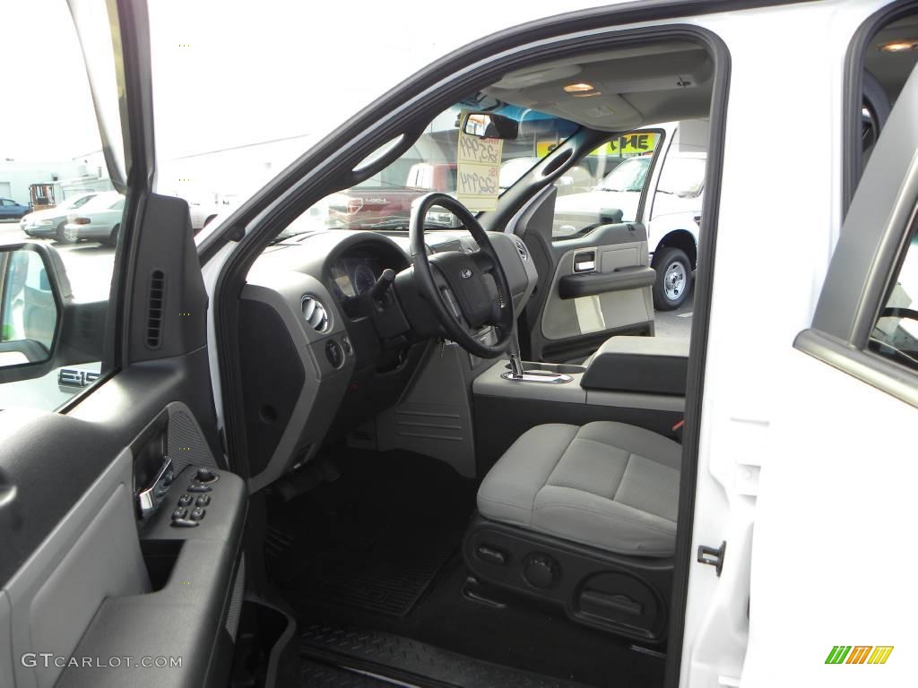 2006 F150 FX4 SuperCrew 4x4 - Oxford White / Medium/Dark Flint photo #8