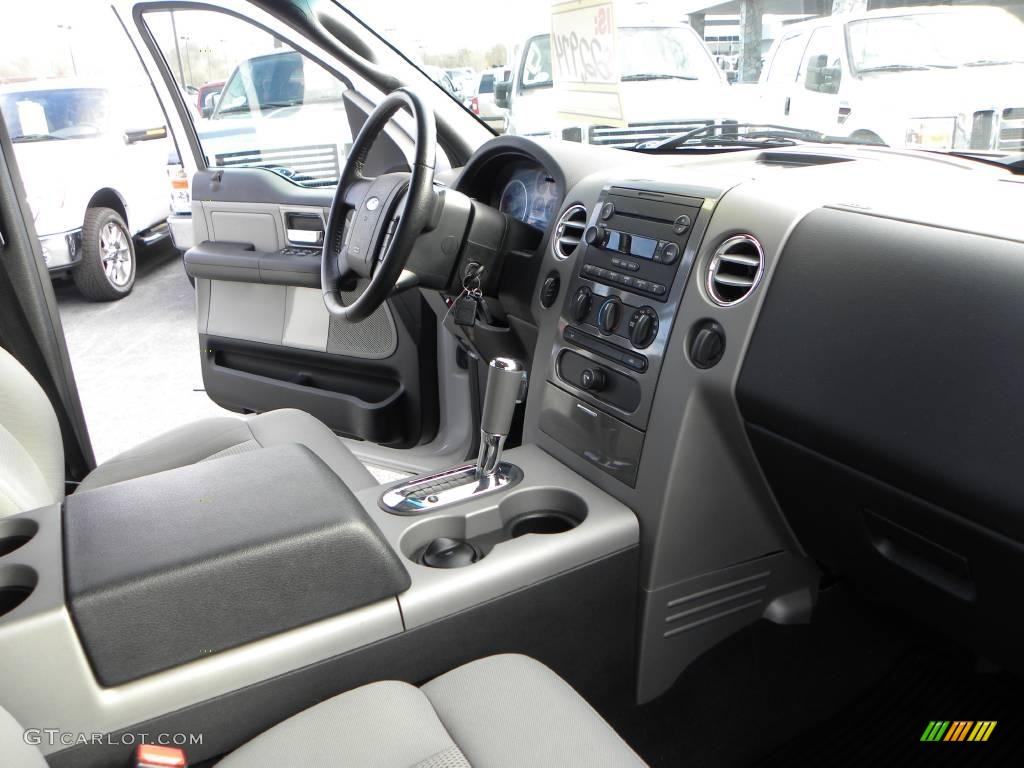 2006 F150 FX4 SuperCrew 4x4 - Oxford White / Medium/Dark Flint photo #13