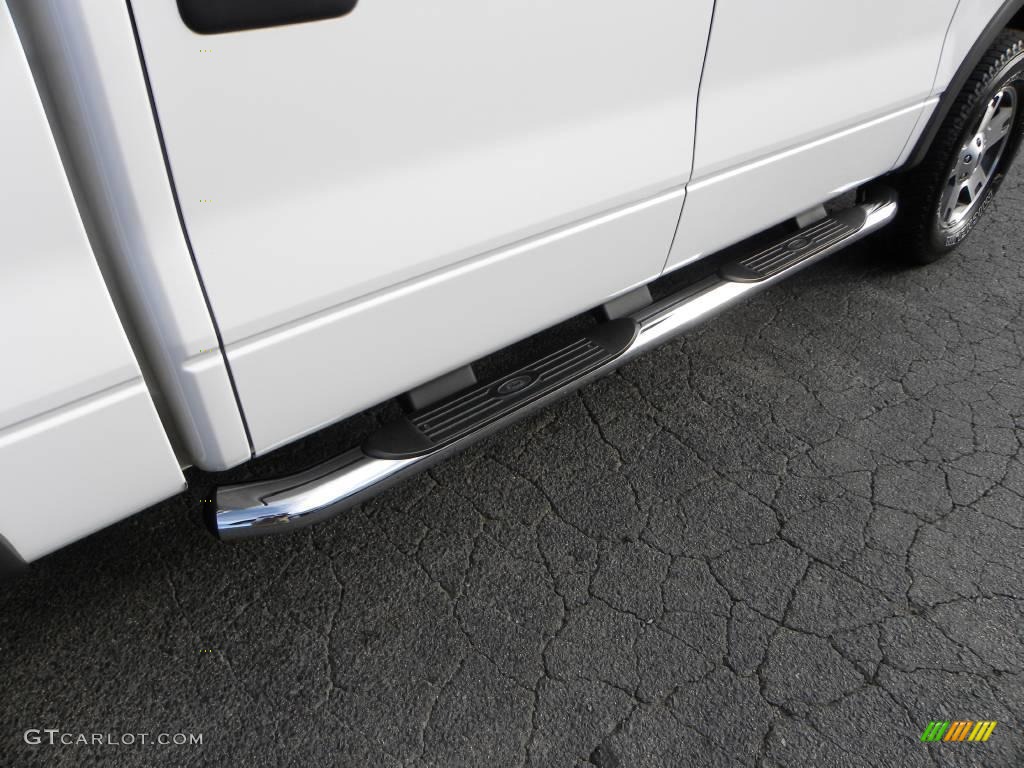 2006 F150 FX4 SuperCrew 4x4 - Oxford White / Medium/Dark Flint photo #14