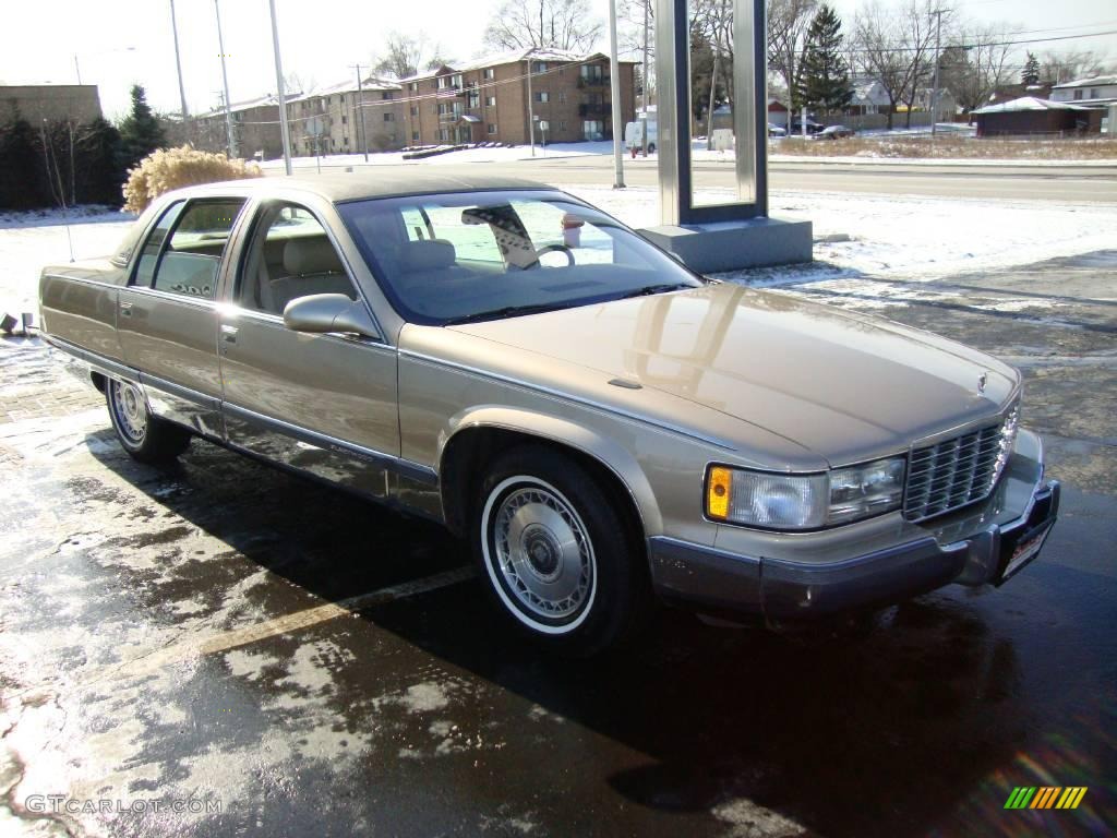 1995 Fleetwood Brougham - Light Driftwood Metallic / Beige photo #3